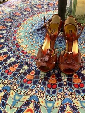 Michael Kors size 6.6